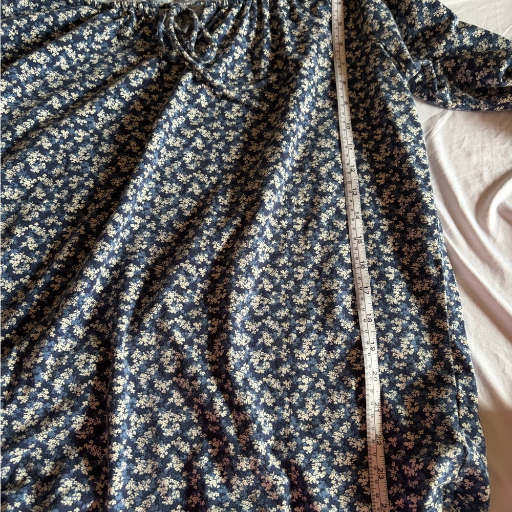 Lands'‎ End Navy Floral Blouse - Picture 6 of 6